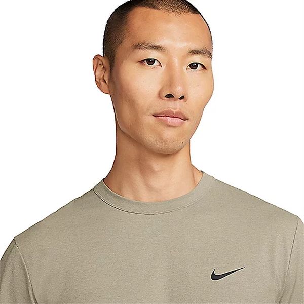 DV9839_USE_D1?$produit_l$