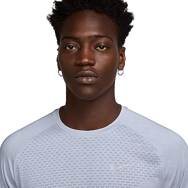 HV5203_7D7_D1?$produit_l$